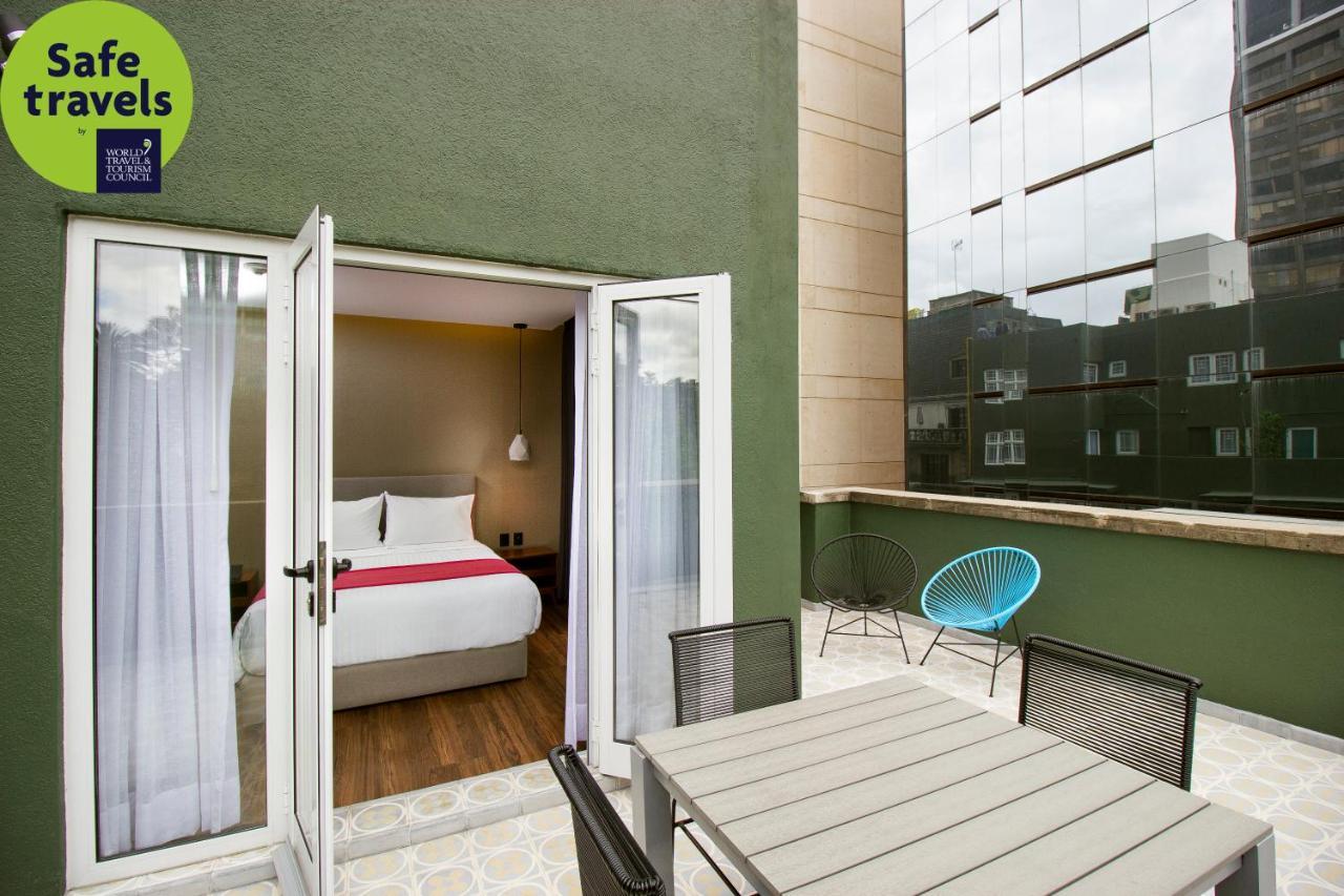 Queen Suite with Terrace - Non-Smoking