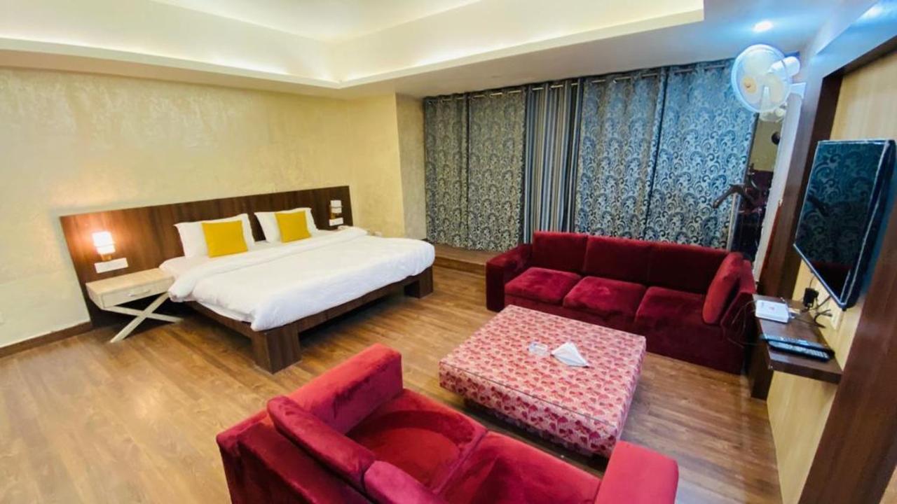 Standard Double Suite