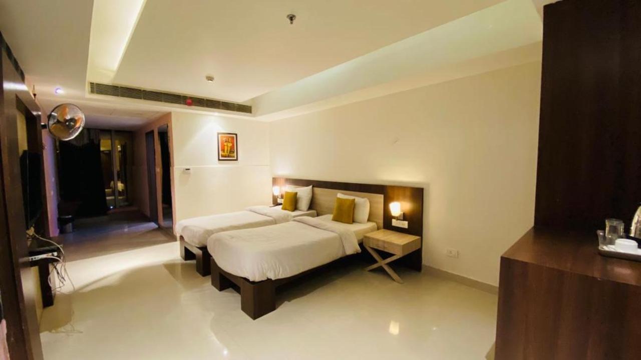 King Suite Spa Bath