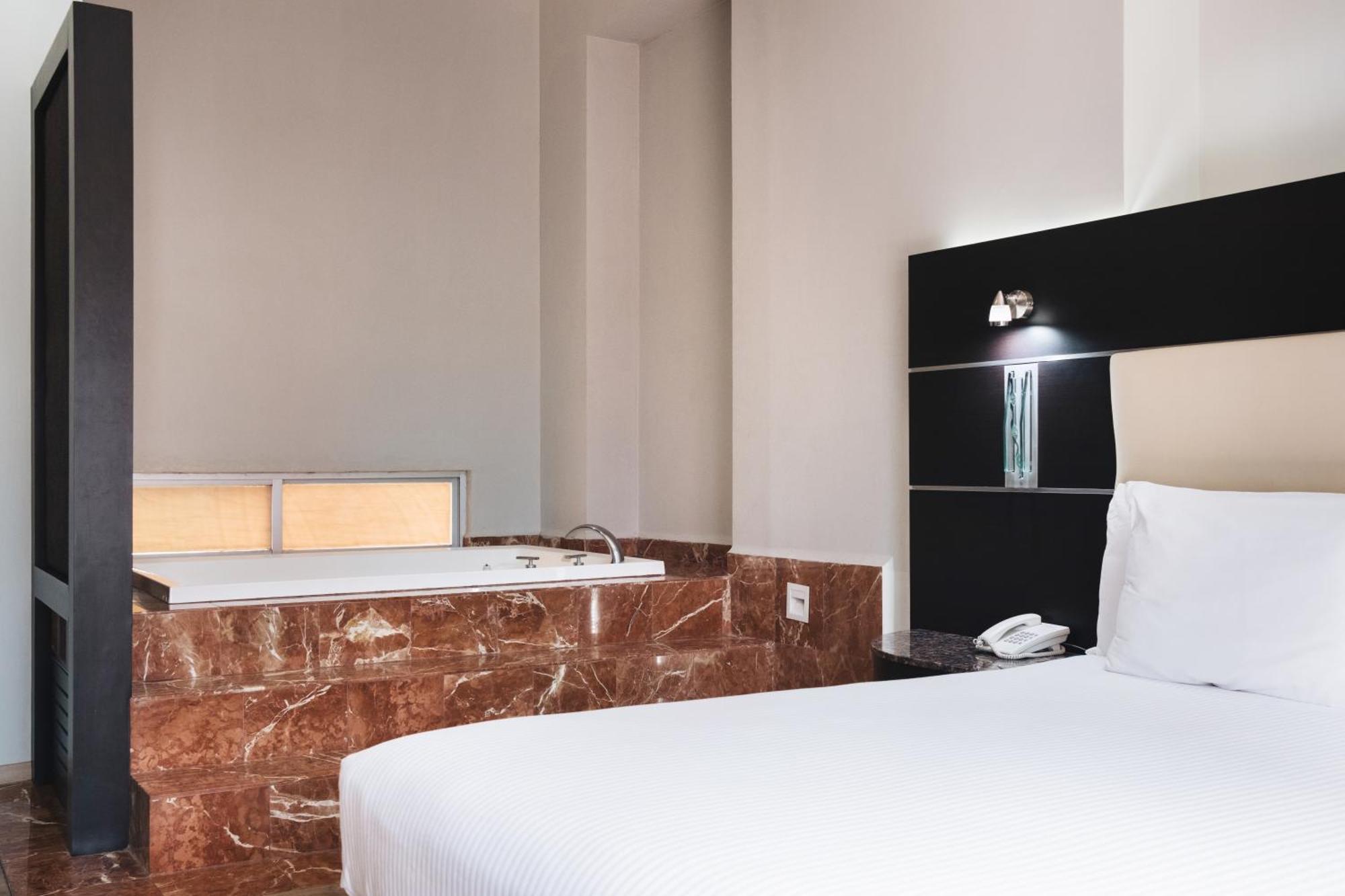 Superior Double Room Hot tub